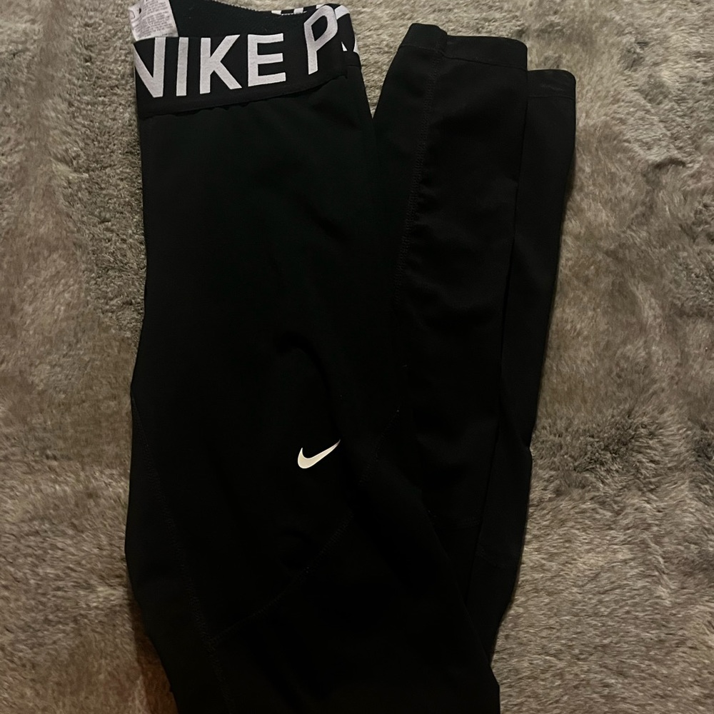 Black Nike pro leggings